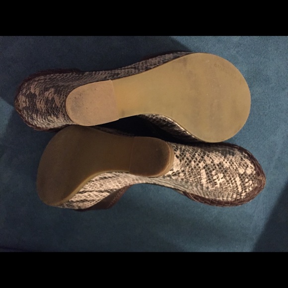 Banana Republic Wedges - Picture 7 of 13